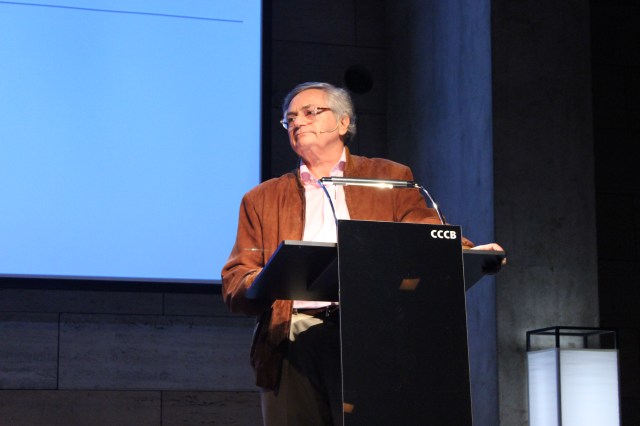 Moisés Naím durante la conferencia en el CCCB de Barcelona