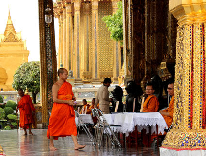 Día semanal de la oración en honor al Rey de Tailandia en Wat Phra Kaew