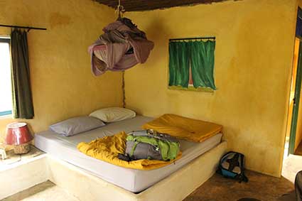 Imagen de la habitación de la cabaña en la que nos alojamos en Pai, al norte de Tailandia.