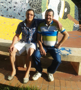 Manuel García, a la izquierda, y Pepito García a la derecha. Pepito estuvo preso 15 meses en Bolivia tras ser detenido con 486 gramos de cocaína en el estómago. Tiene un 33% de discapacidad intelectual. Indultado, ya se encuentra en España.